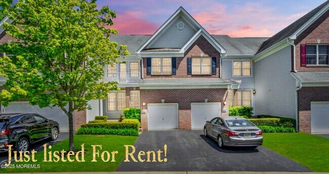 Photo - 22 Hummingbird Dr Townhome