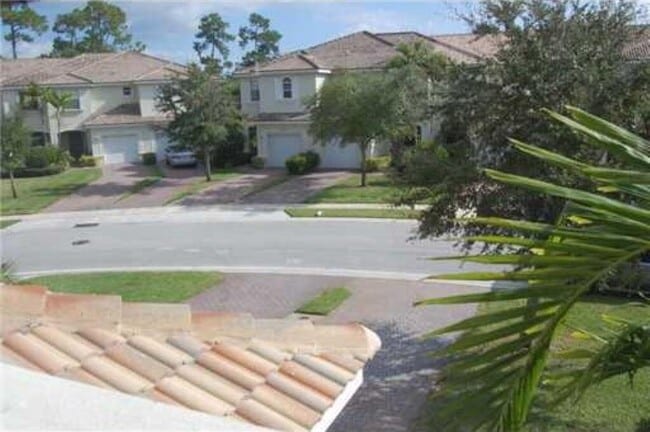 13377 Georgian Ct