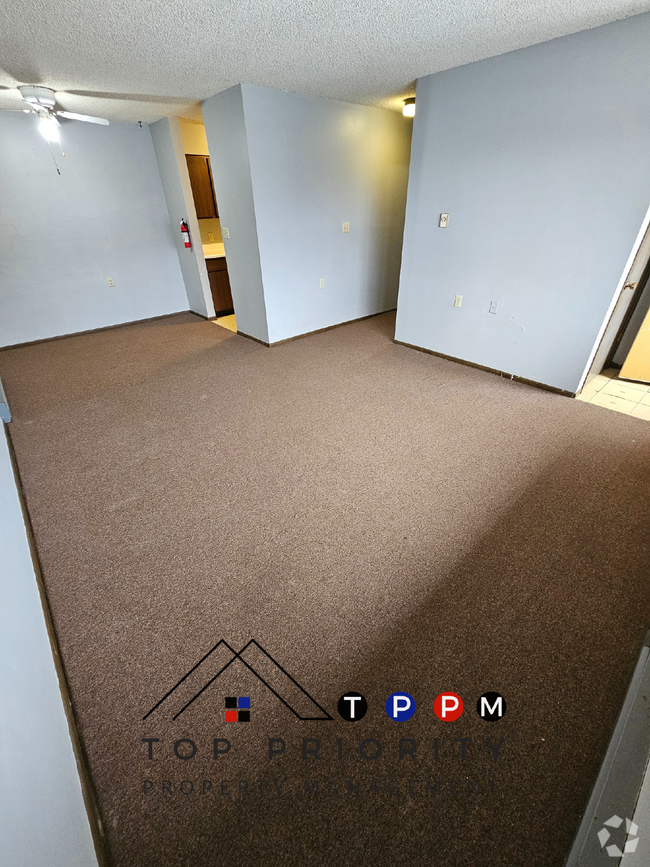 Building Photo - 2 Bedroom | 1 Bathroom Unit A3 Rental