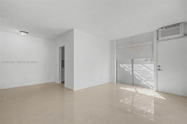 Photo - 1685 Jefferson Ave Unit 1