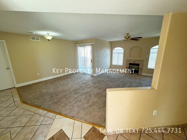 Photo - COZY 2 BEDROOM, 2 BATH CONDO W/ EASY FREEW... Unidad #251