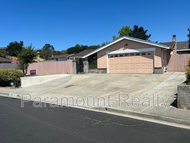 Photo - 974 Coral Dr