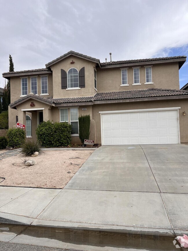 Building Photo - 3406 Club Rancho Dr Rental