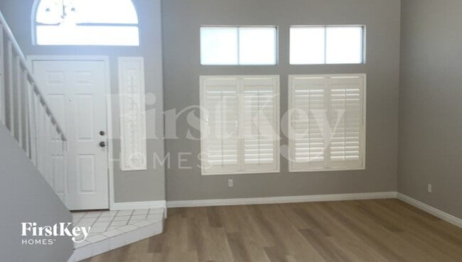 Photo - 277 Fairbrook Dr