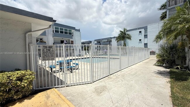 Photo - 2498 SW 17th Ave Unit 4105