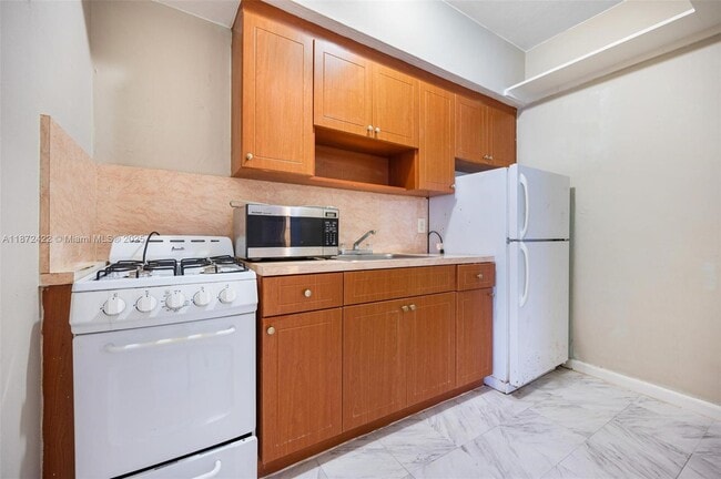 Photo - 825 Alton Rd Unit 2