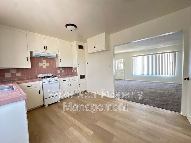 Photo - 1105 Beach St Unidad D