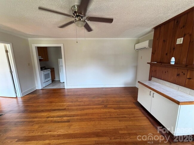 Photo - 908 W Front St