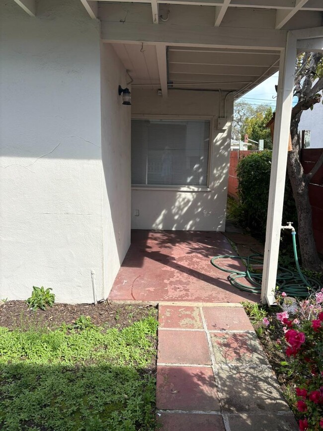 Photo - 2122 Williams St