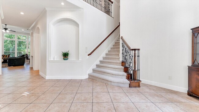 3 N Fair Manor Cir