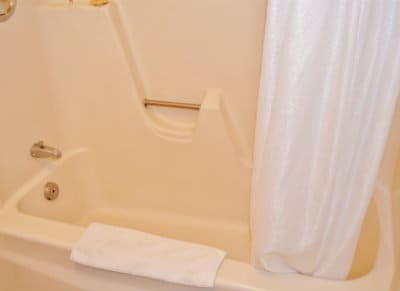 Baño - McLure House Apartments