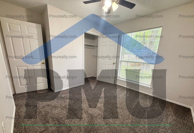 Photo - AVAILABLE NOW!!! Roomy 3BR 2BA home with l...