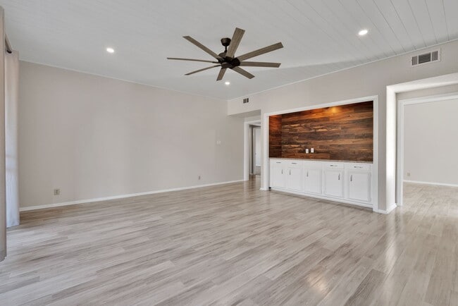 Photo - Charming 2 Bedroom Condominum Unit 601