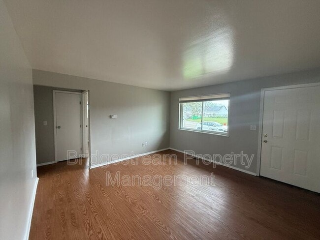 Photo - 4948 Leeper St