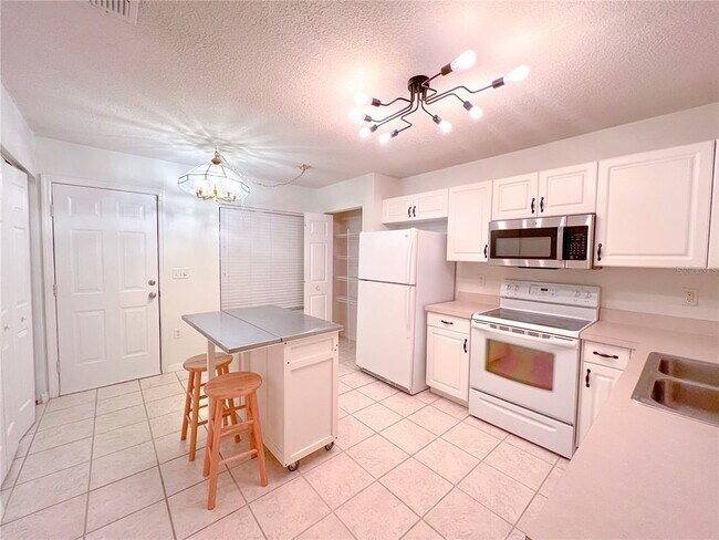 Photo - 2306 SW 42nd Dr