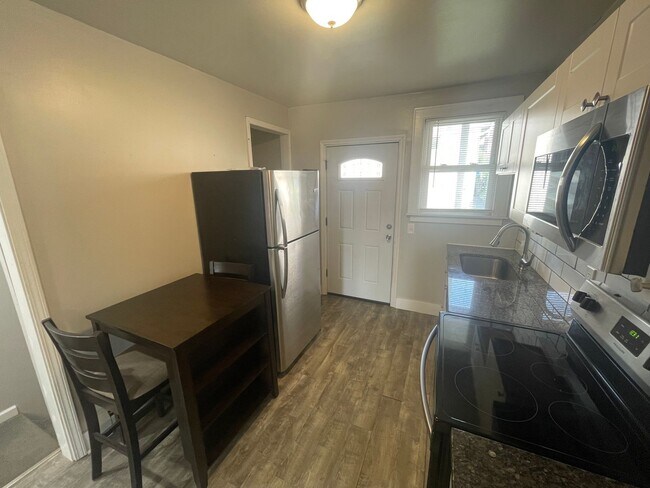 Photo - Spacious 3 Bedroom Home with Full finished Basement and Detached Garage!