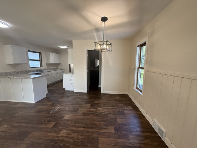 Photo - 418 S State St