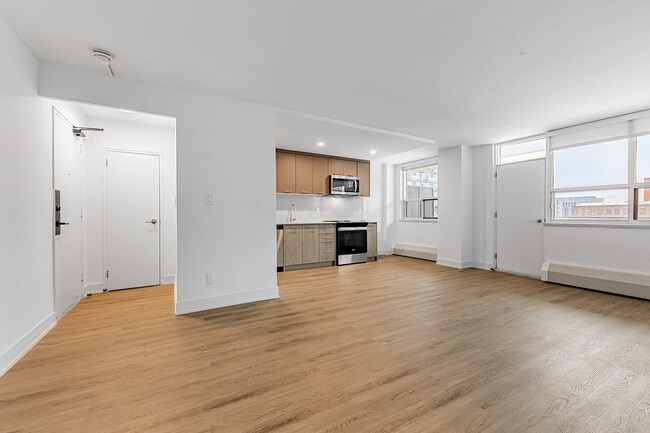 Photo - 135 Tyndall Ave