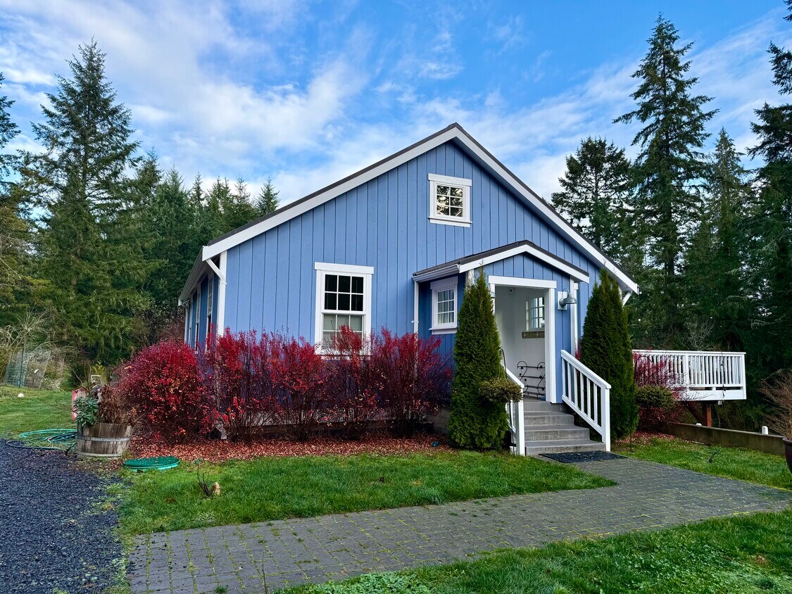 Photo - 9500 Bucsit Ln NE (Bainbridge Island, WA)