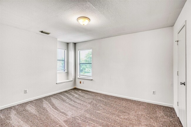 Photo - 19039 Remington Park Dr