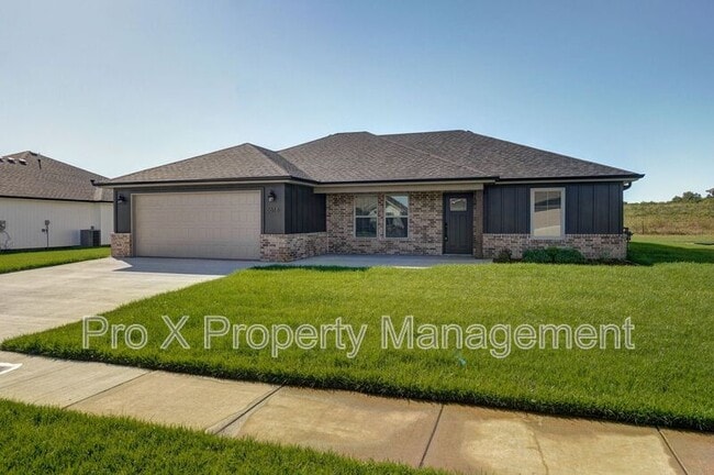 Building Photo - 5618 West Mangrove St