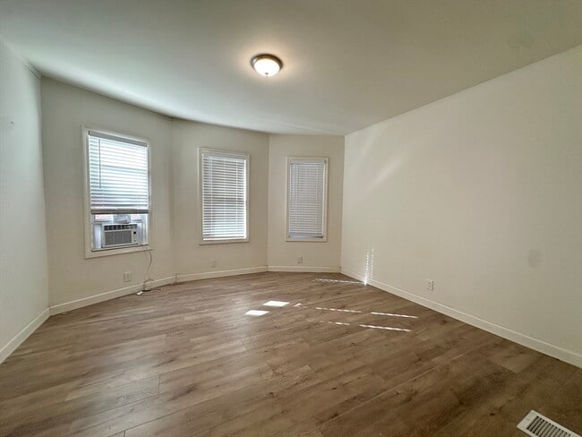 Photo - 72 Easton St Unit 1