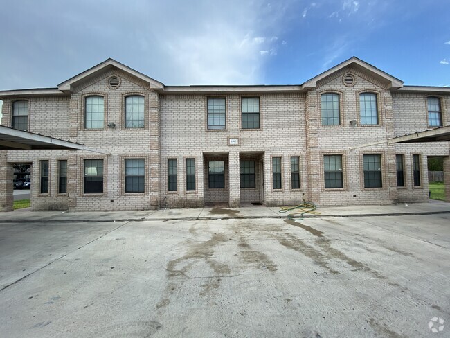 Building Photo - 1502 W Kiwi Rental
