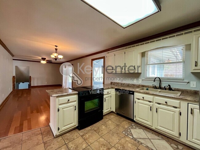 Photo - 4704 Privateer Rd