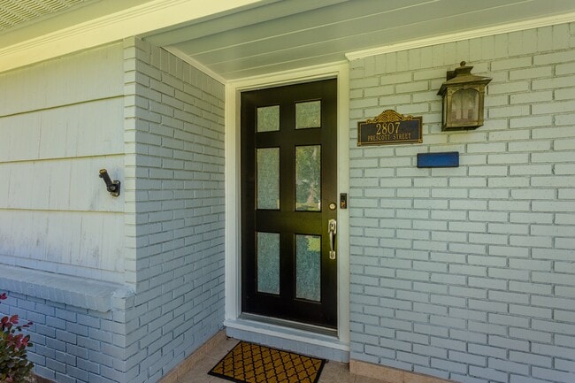 Photo - 2807 Prescott St