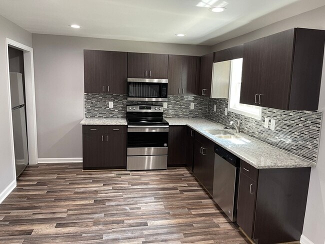 Photo - 3 Bedroom Duplex in Gainesville
