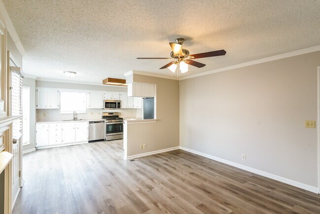 Photo - 905 Traceton Ct