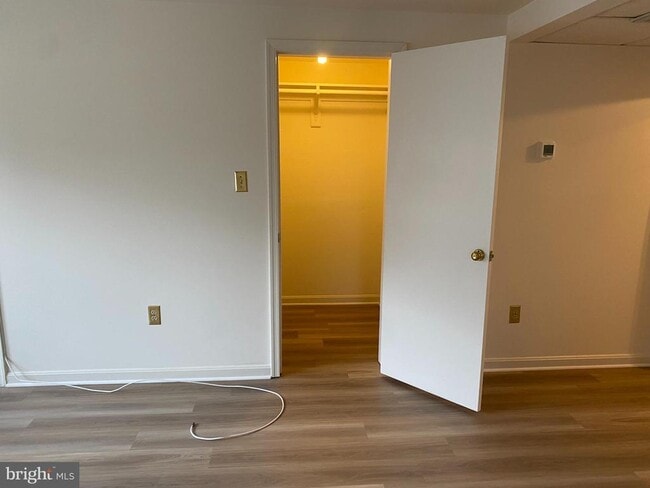 Photo - 1816 Queens Ln