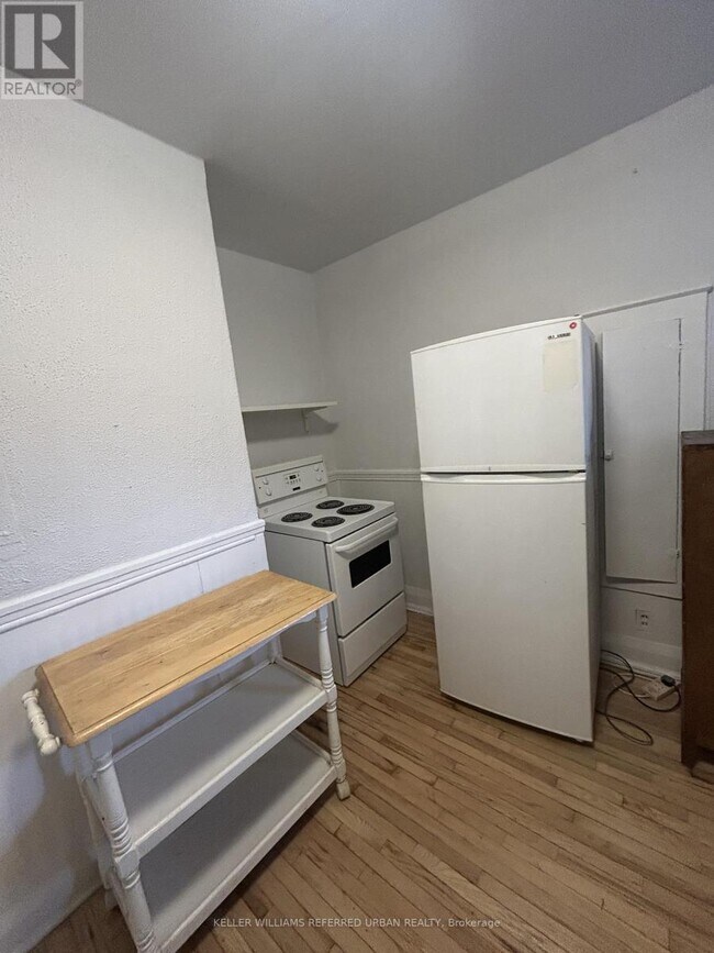 Photo - 28 Springhurst Ave Unit 6