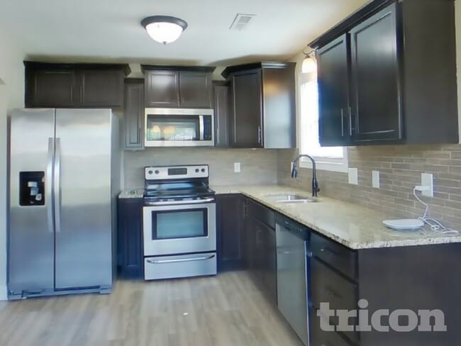 Photo - 1041 Charles Thomas Dr