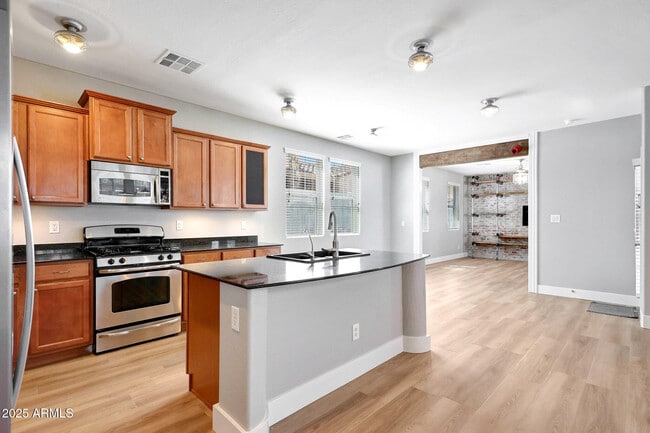 Photo - 21134 W Green St