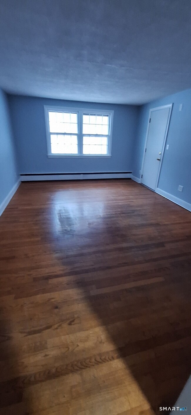 Building Photo - 10 Carpenter Rd Unit 2W