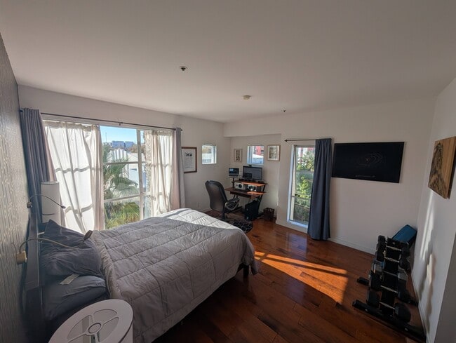 Building Photo - 97 E Saint James St Unit 47