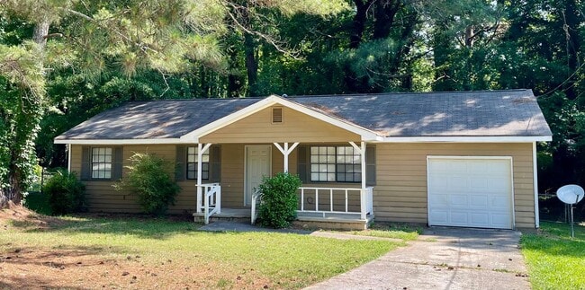 Building Photo - 3 Bed/2 Bath Ranch W/ Granite Counters & SS Appliances!