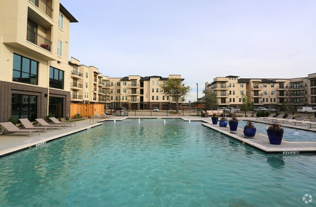 Building Photo - Oxford At Lake View Rental