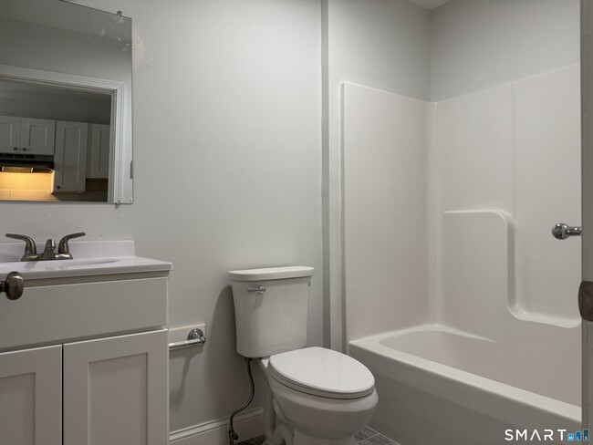 Photo - 1085 Whalley Ave Unit 10