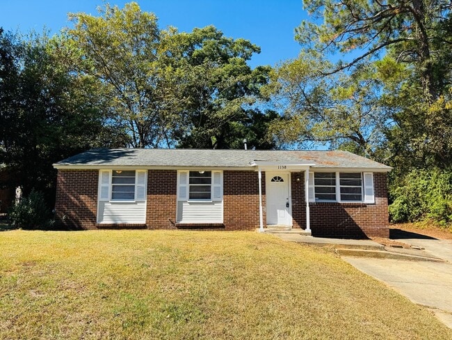 Building Photo - Charming 3-Bedroom Corner Lot Home!