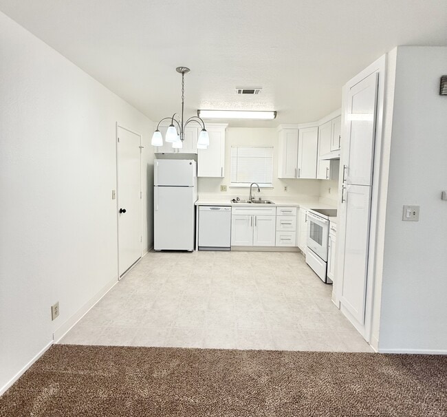 Photo - 200 Northwoods Ave