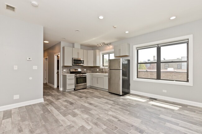 Photo - 3813 N Cicero Ave Unidad 2