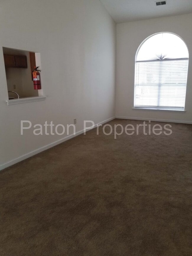117 Green Rose Rd