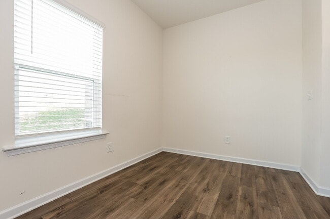 Photo - 36 Felton Pl