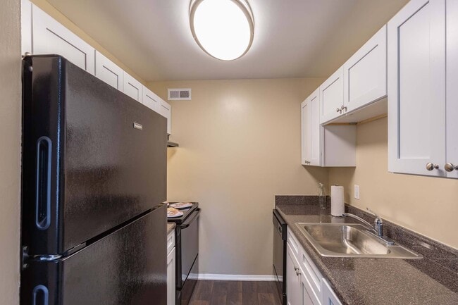 Building Photo - The Reserve at Deer Run Rental