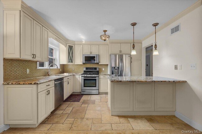 Photo - 1184 Rhinelander Ave