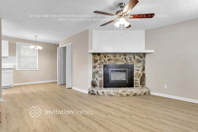 Photo - 353 Simca St SE