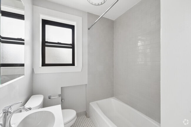 1BR, 1BA - 600SF - Bathroom