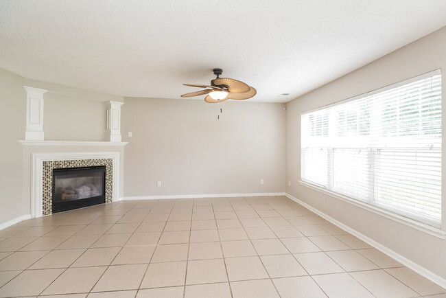 Photo - 15239 Pangborn Pl